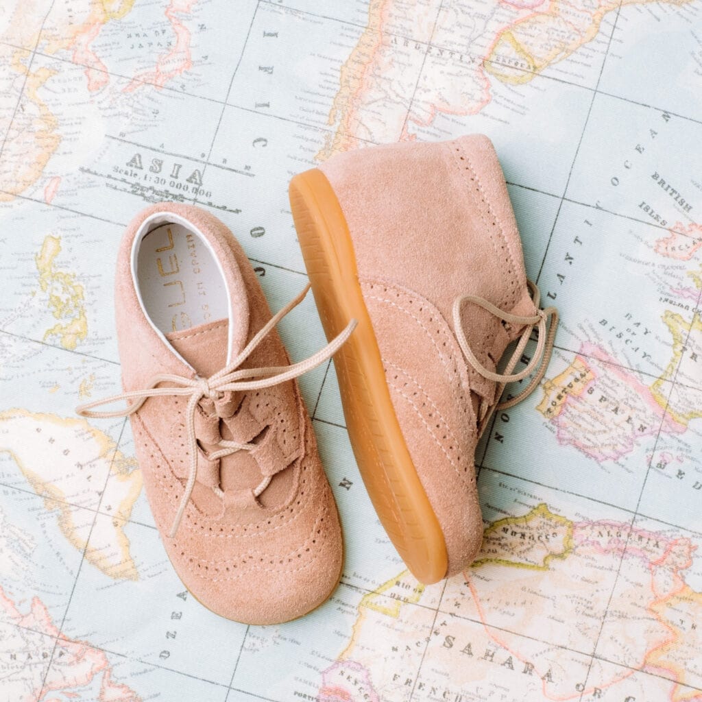 Botita inglesa ante beige Biguel