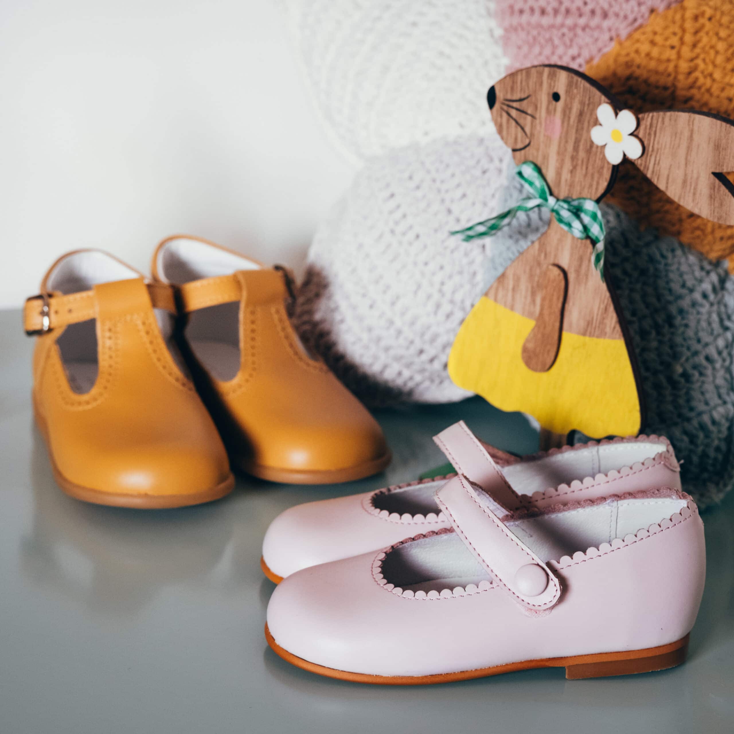 Zapatos pepitos piel camel Biguel