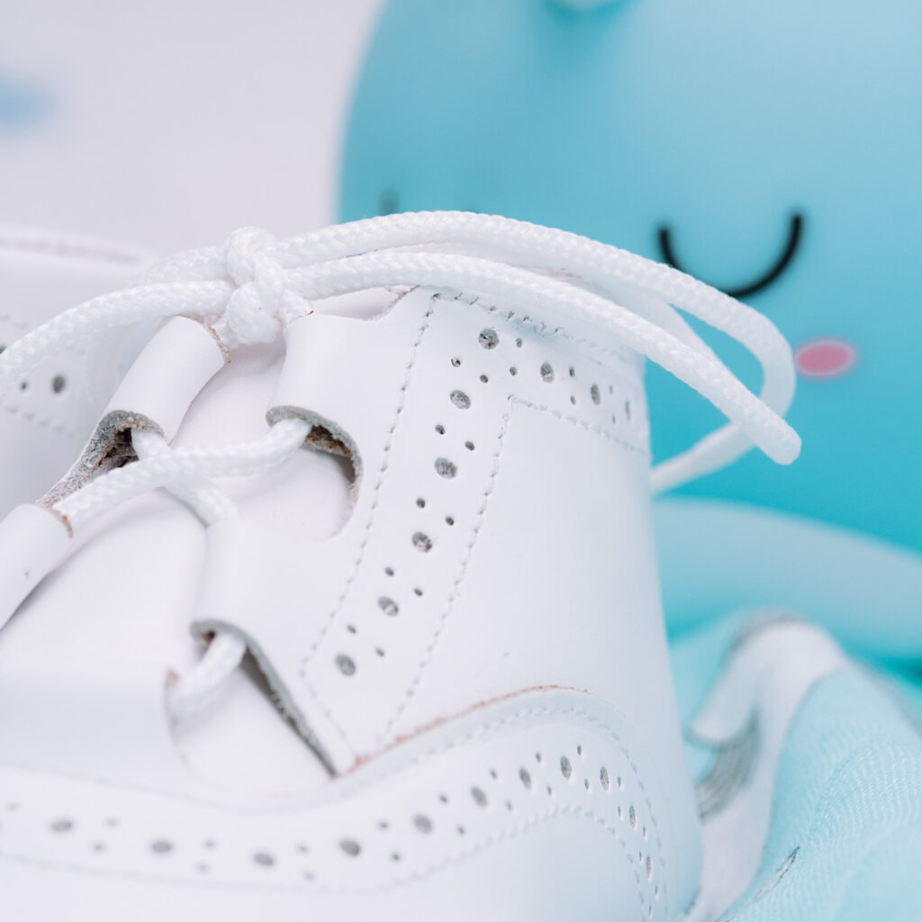 Botas bebe sin suela cordones blanco