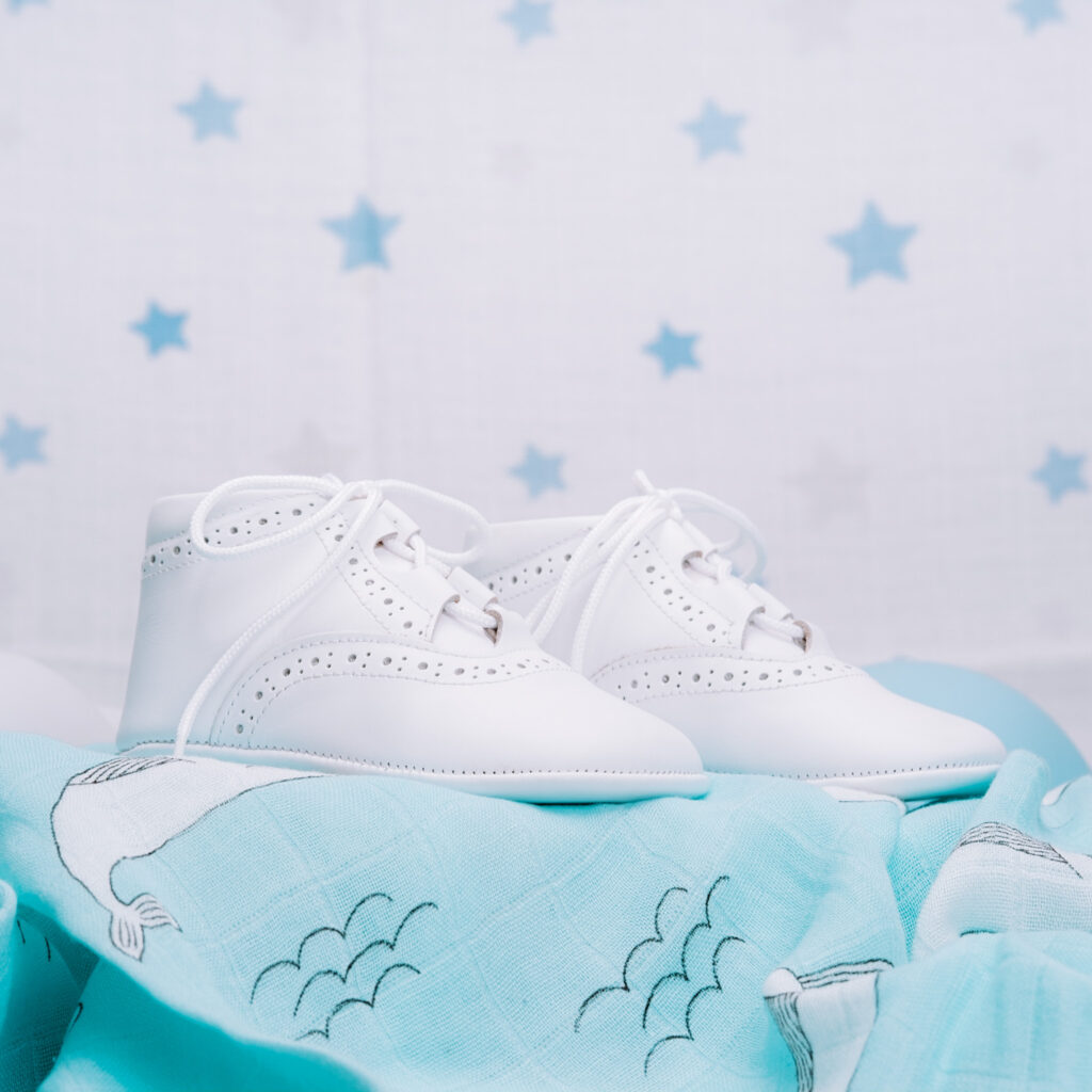 Botas bebe sin suela cordones blanco