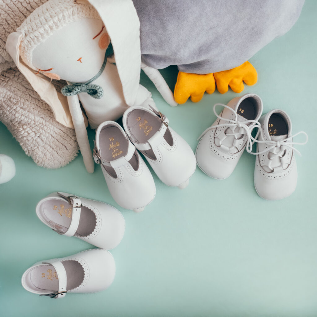 Botas bebe sin suela cordones blanco