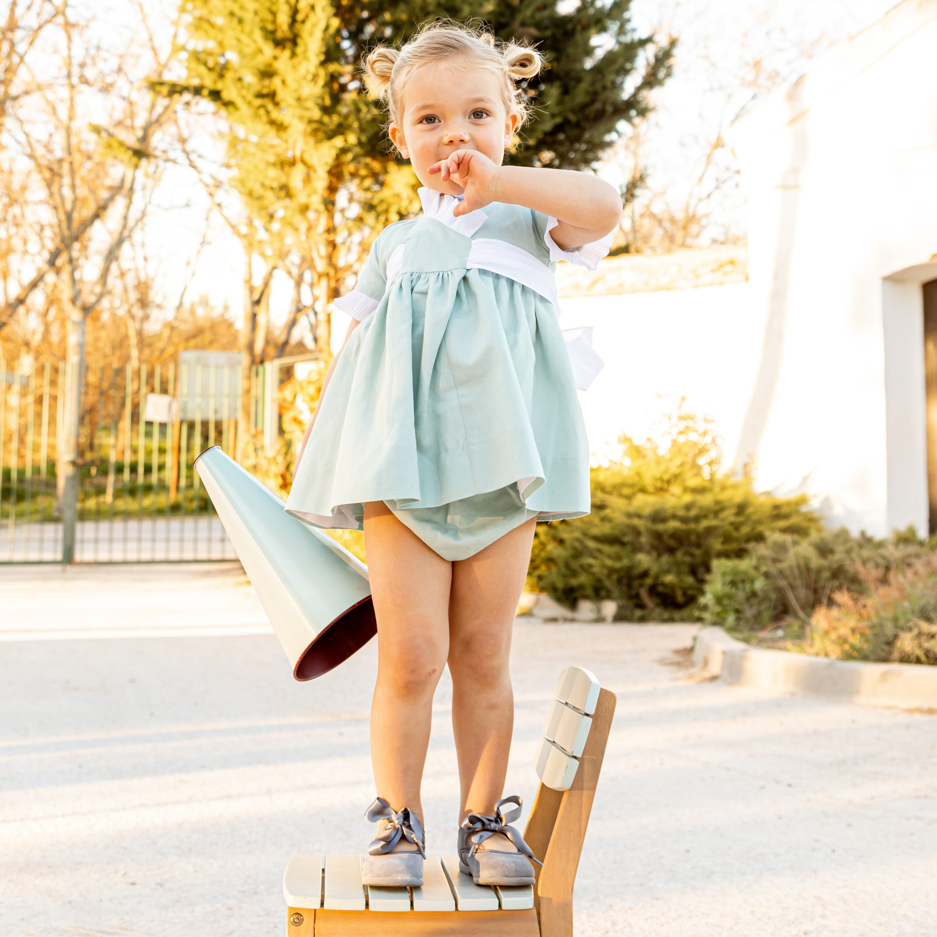 Bailarinas de ante con lazo de raso zapatos para ceremonia para bebe y niñas de arras fabricados en España BIGUEL
